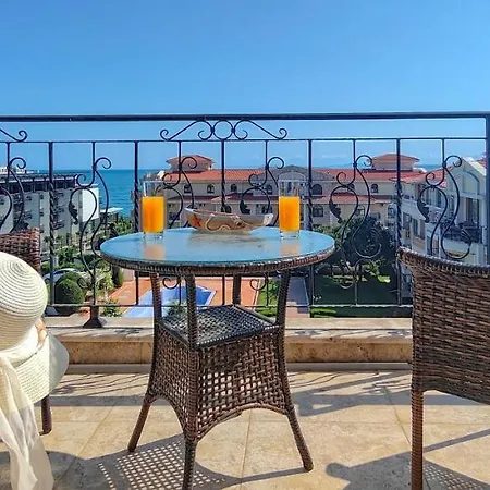 דירה Royal Bay